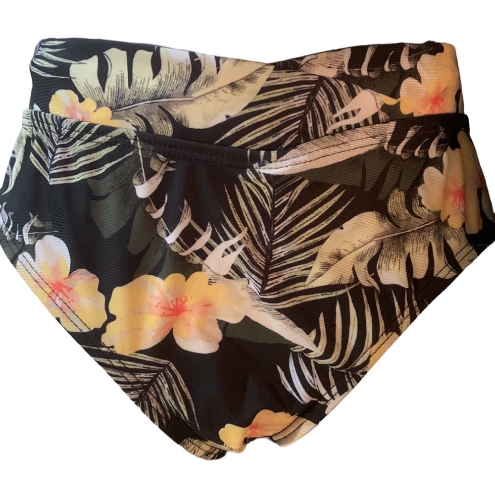 SALE!! NWT full bottom bikini